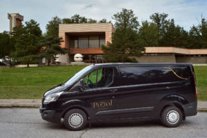 Pohrebná služa Posol - Pohrebné vozidlo Ford Tansit custom